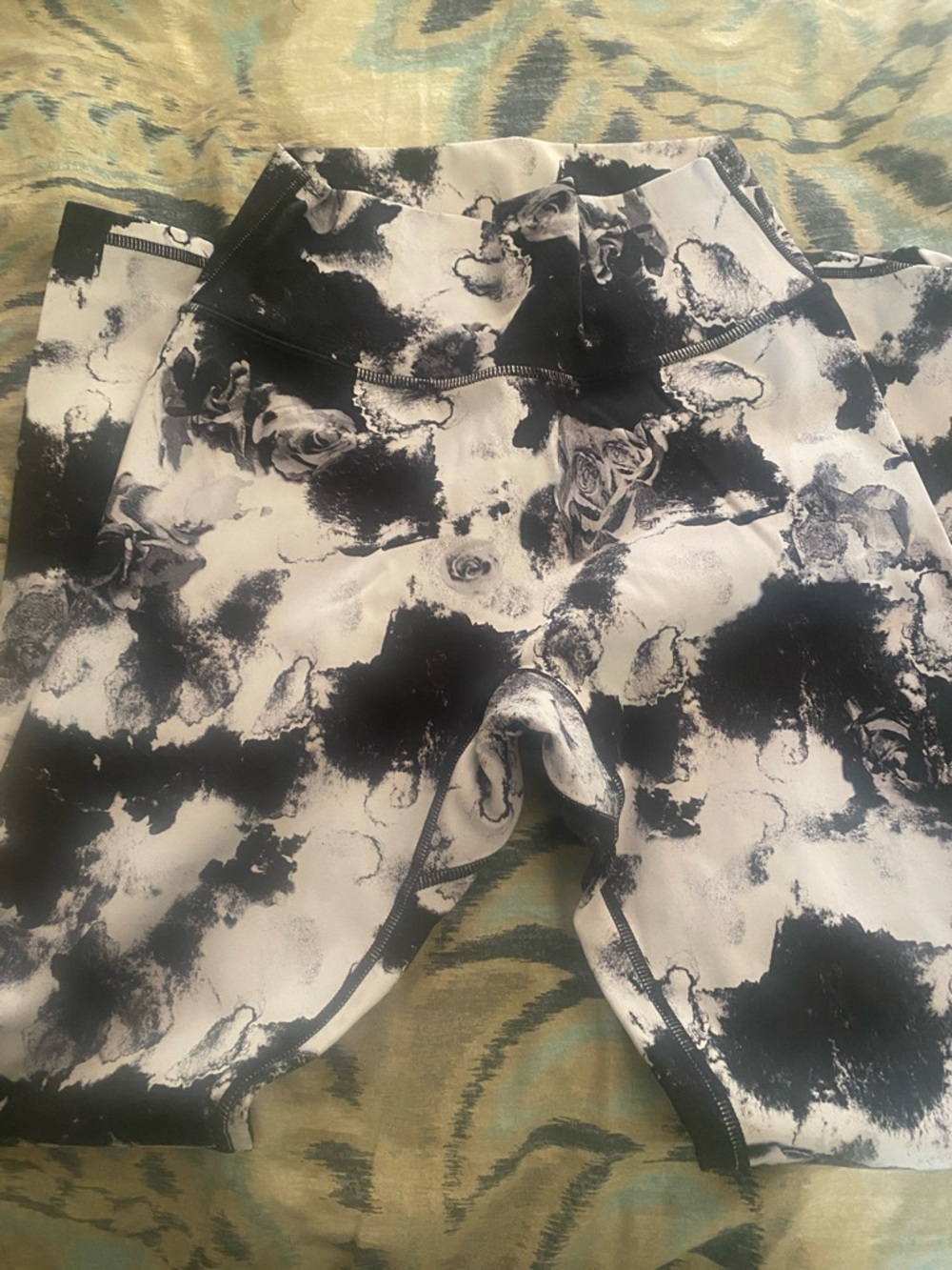 BuffBunny Black & White Floral Print Leggings